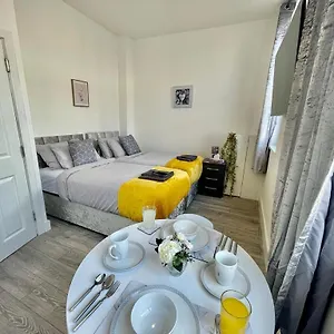 Apartment City Centre Apartment- Penarth Road 
